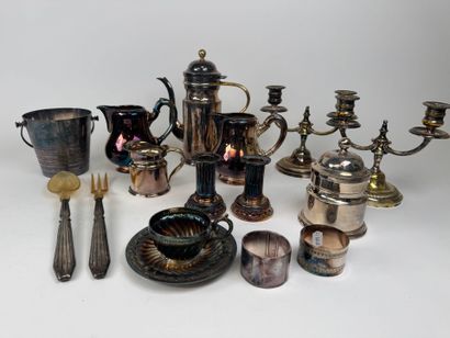 Silver-plated lot: - a coffee pot. H. 21.5...