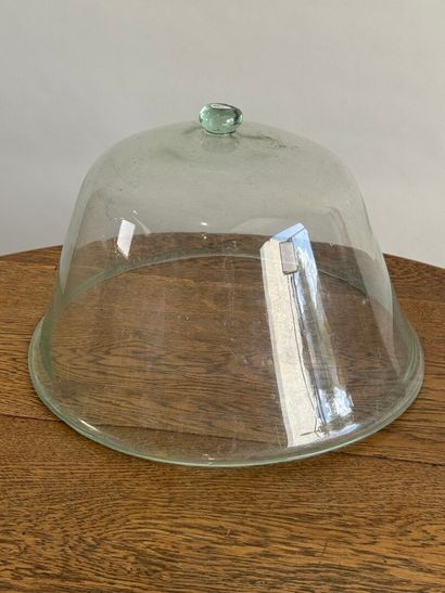 Circular garden bell in blown glass, hot-applied...