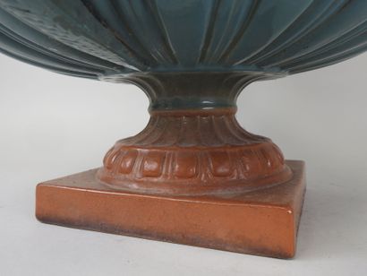 SARREGUEMINES.
Large jardinière vase on pedestal...