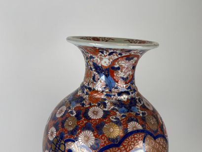 ASIA,20th century Polychrome porcelain baluster...