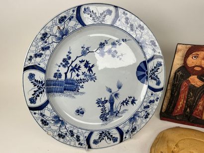 Lot including:
- CREIL and MONTERO/japan.
Large...