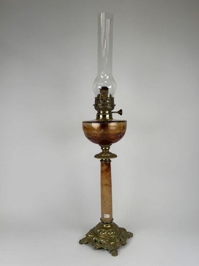Onyx and gilt metal oil lamp H. 79 cm.