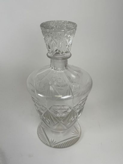 Set including :
- part of a glassware set...