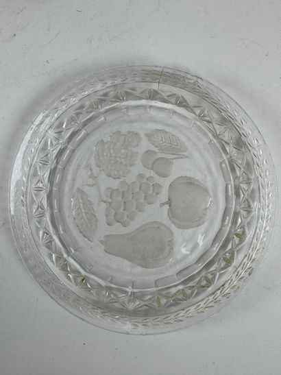 Set including :
- part of a glassware set...