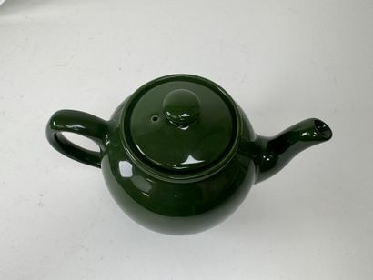 Polychrome porcelain and earthenware set...