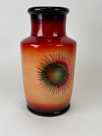 Ceramic vase decorated with polychrome motifs...