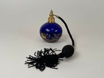 LA ROCHERE.
Colored glass spray bottle, brass...