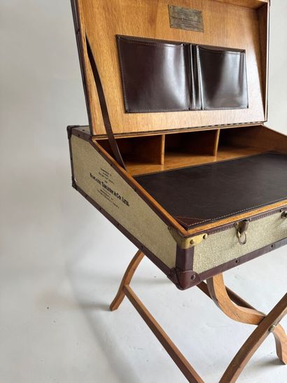 NEWLAND, TARLTON & Co. 
Travel writing case...