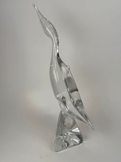 DAUM France.
Large bird in molded crystal.
H....