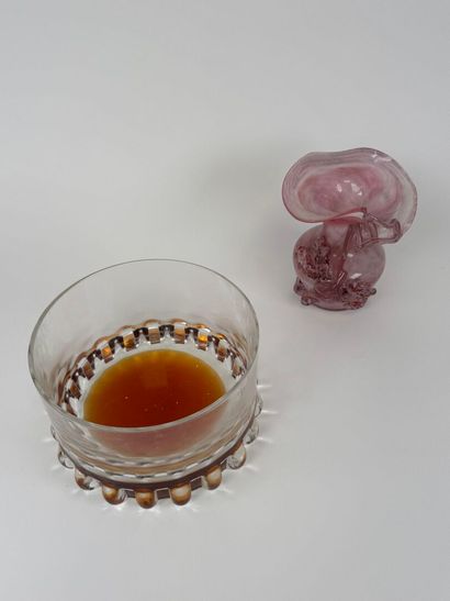 MURANO.
Small blown glass vase in shades...
