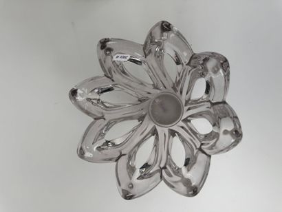 Crystal and molded glass lot including :
-...
