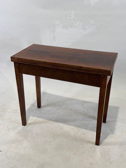 Rectangular game table in wood and mahogany...