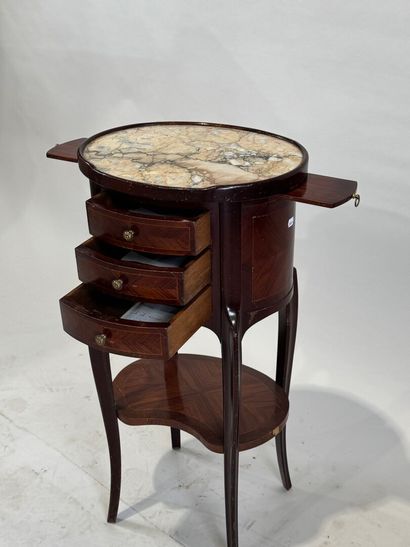 Curved pedestal table in molded wood, opening...