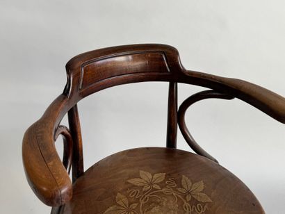 UNGVAR UNGARN
Bentwood armchair with solid...