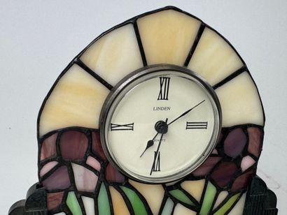 LINDEN.
Small stained glass-style resin clock...