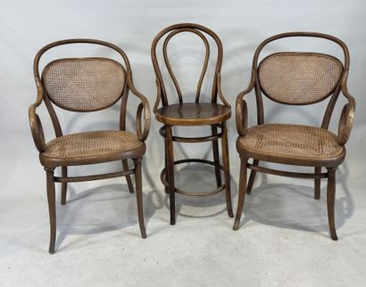 THONET.
Pair of bentwood armchairs, caned...