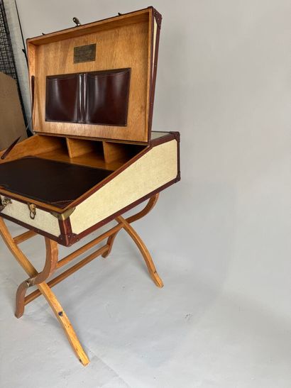 NEWLAND, TARLTON & Co. 
Travel writing case...