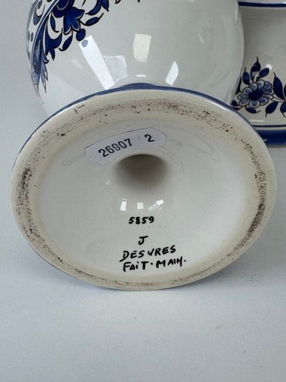 DESVRES.
Four covered medicine jars in blue...