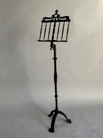 Lectern in hammered and wrought iron with...