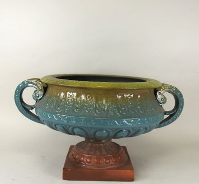 SARREGUEMINES.
Large jardinière vase on pedestal...