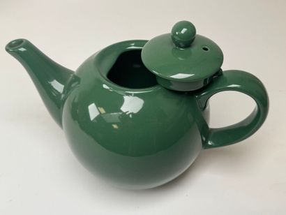 Polychrome porcelain and earthenware set...