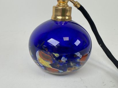 LA ROCHERE.
Colored glass spray bottle, brass...