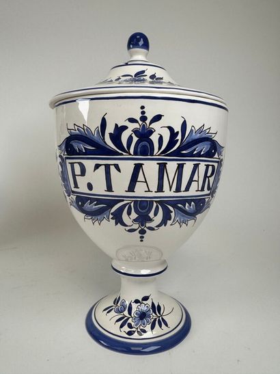 DESVRES.
Four covered medicine jars in blue...