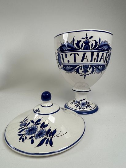 DESVRES.
Four covered medicine jars in blue...