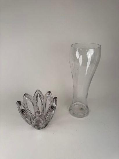 Crystal and molded glass lot including :
-...