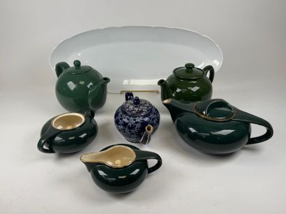 Polychrome porcelain and earthenware set...