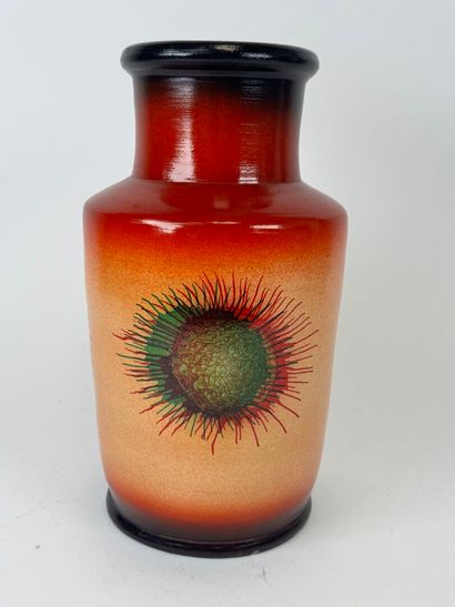 Ceramic vase decorated with polychrome motifs...