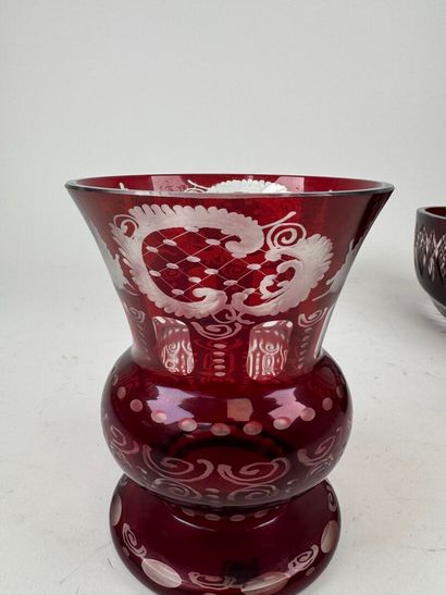 BOHEME.
Lot including :
- an oval planter.
10.5...