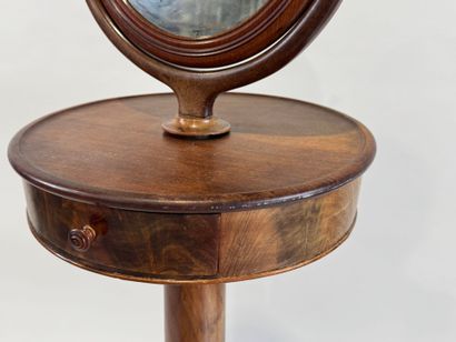 Tripod barber in walnut and mahogany opening...