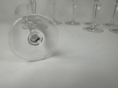Set of crystal glasses including :
- 7 water...