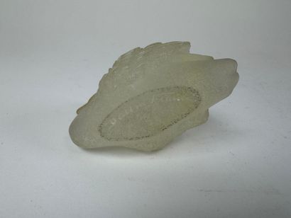 DAUM France. 6.5 x 8 x 5 cm pâte de verre...