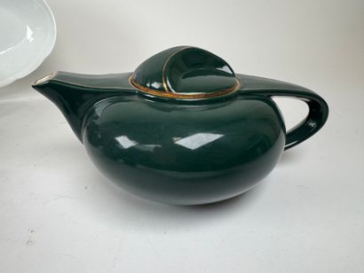 Polychrome porcelain and earthenware set...