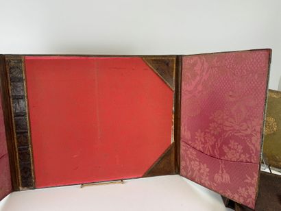 Leather desk set with gold embossed foliate...