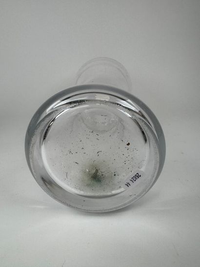 Crystal and molded glass lot including :
-...