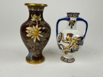 Lot including:
- GIEN.
Small polychrome earthenware...