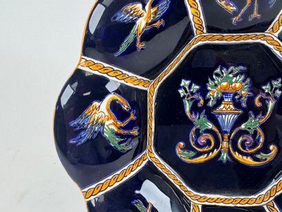 GIEN.
Small polychrome earthenware bowl with...