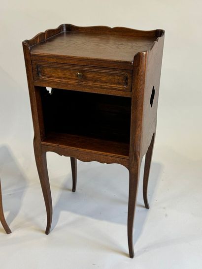 Suite of two oak bedside cabinets, one opening...