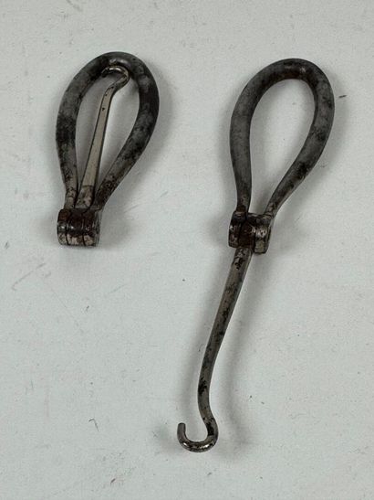 Two metal boot pulls.
L. 14 cm (unfolded...
