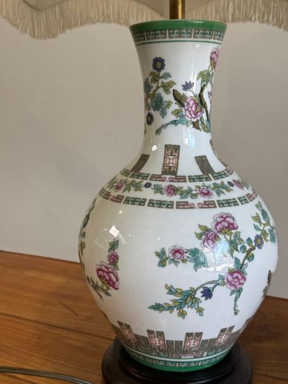 CHINA, 20th C. Polychrome enameled porcelain...