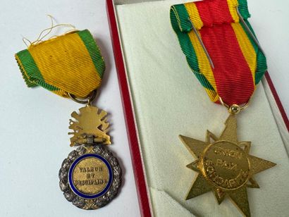Lot of two medals including 