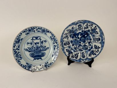 CHINA, 19th century. 
Two circular plates...