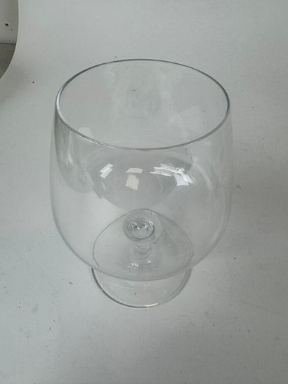 Crystal or glass lot including :
- set of...