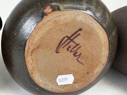 Lot comprising two ceramic vases and a pitcher.
Marks...
