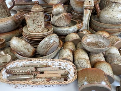 Important part of a stoneware dinner service...