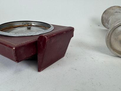 Lot including :
- a pair of patinated bronze...