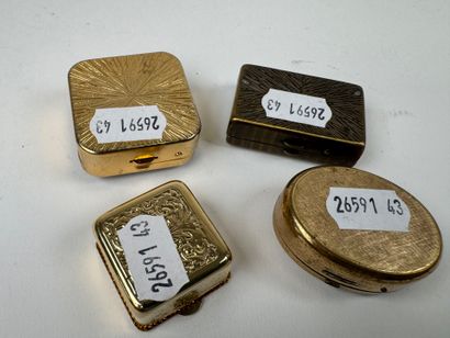 Four small pill boxes, two in Murano glass...